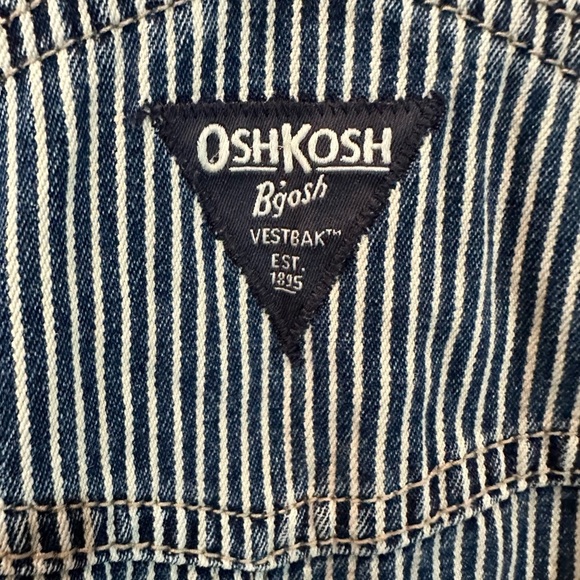 Oshkosh B gosh Overalls Sz 2T Conductor Stripe Vestbak Denim Jeans Snaps - Picture 4 of 6